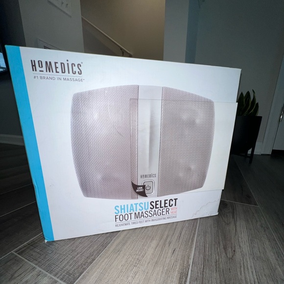 Shiatsu select foot massager with heat - Picture 2 of 6